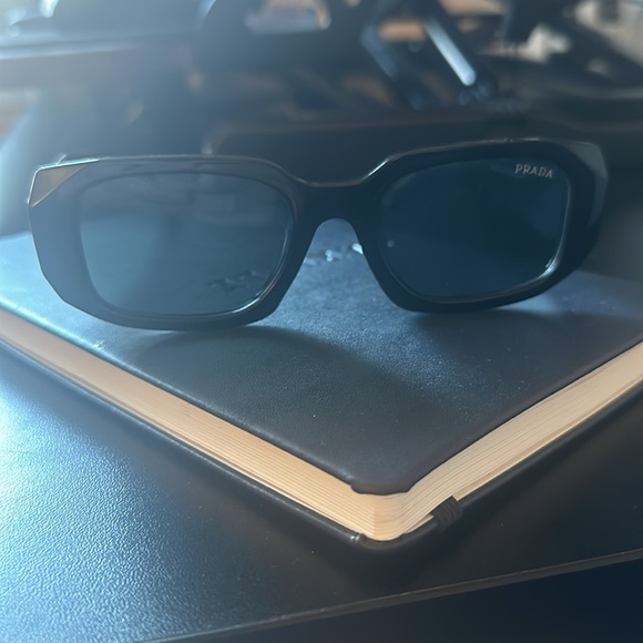 Prada sunglasses - Picture 2 of 3